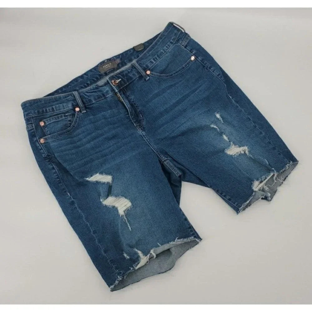 Torrid Distressed Raw Hem Bermuda Shorts Women's Size 18 Feel The Fit NWT
